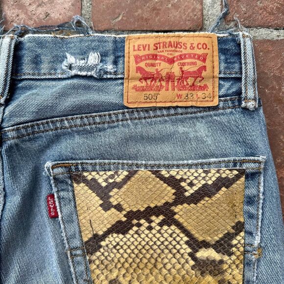 Levi’s 505 Distressed Blue Jeans W31 L34 Raw Hem Snakeskin Patch Vintage Style - Picture 6 of 6